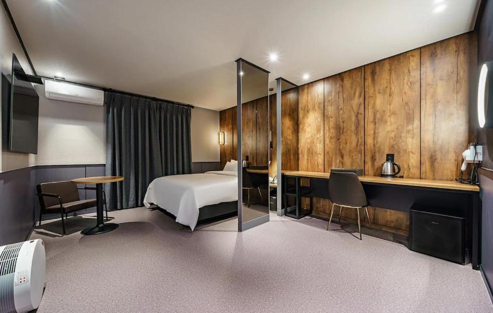 Brown-Dot Hotel Geomdan Incheon Exterior photo